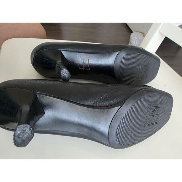 Cole Haan Classic Square Toe Black Leather Pumps Silver Tone Chain Link - Picture 5 of 7